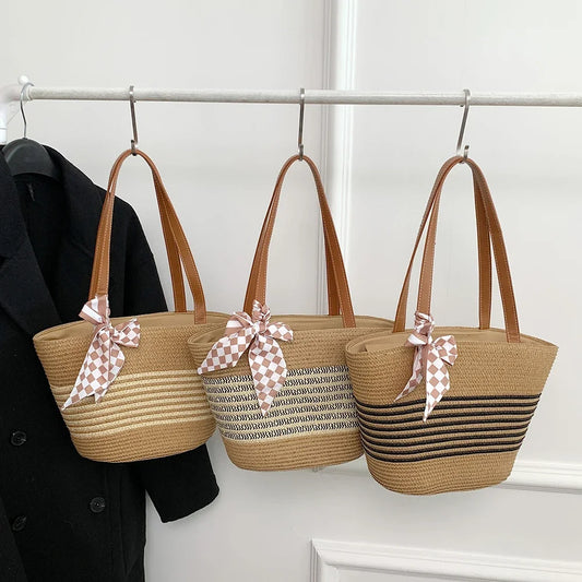 Women’s Large Straw Crochet Tote Bag with Zipper