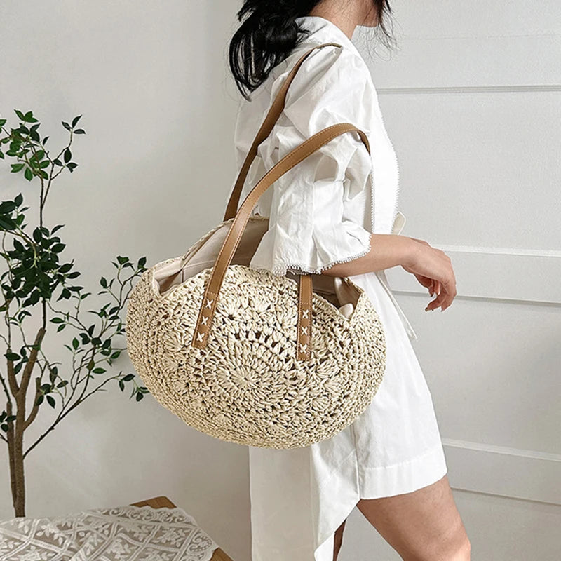 Round Straw Woman's Summer Handbag