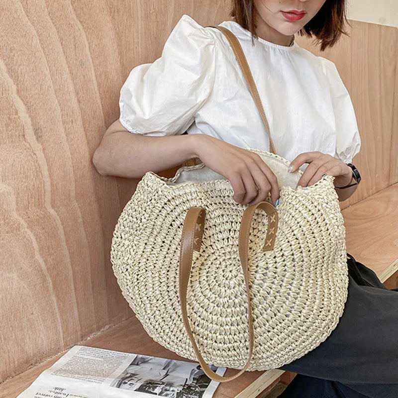 Round Straw Woman's Summer Handbag