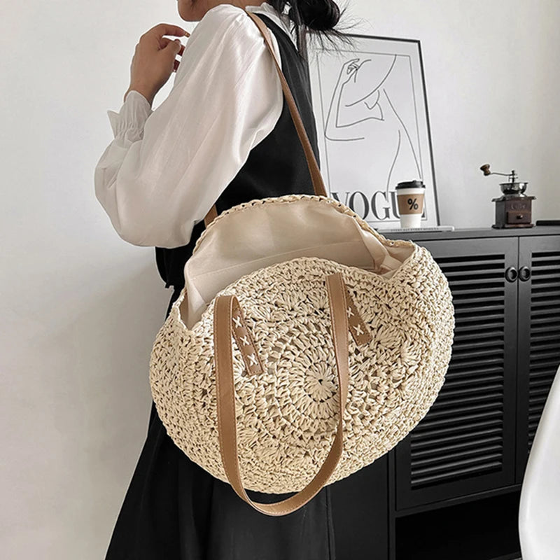 Round Straw Woman's Summer Handbag