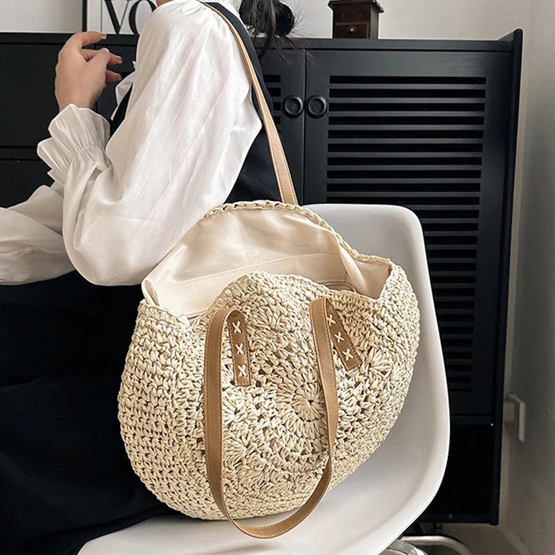 Round Straw Woman's Summer Handbag