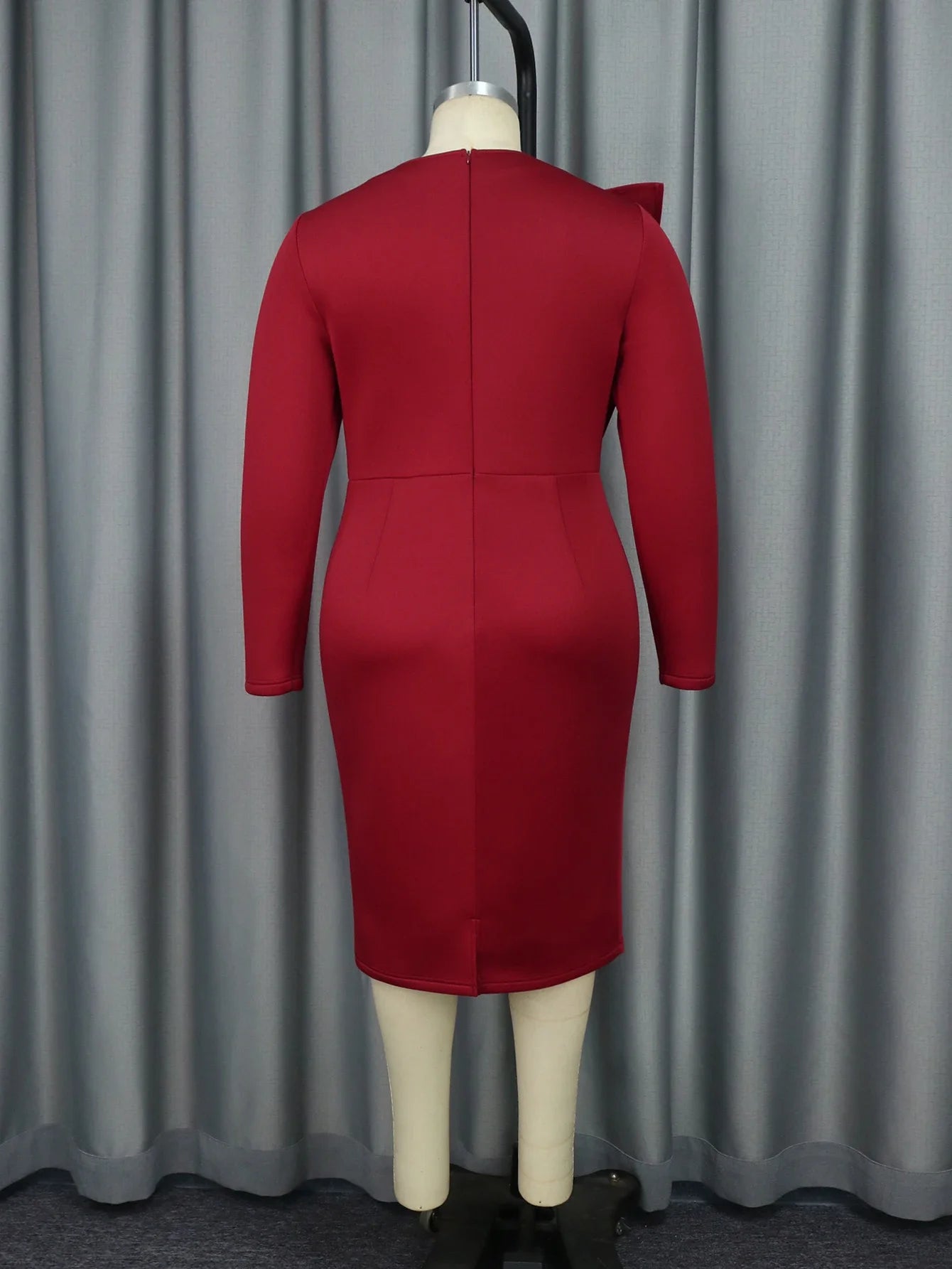 Elegant Long Sleeves with Lace Appliques Sheath