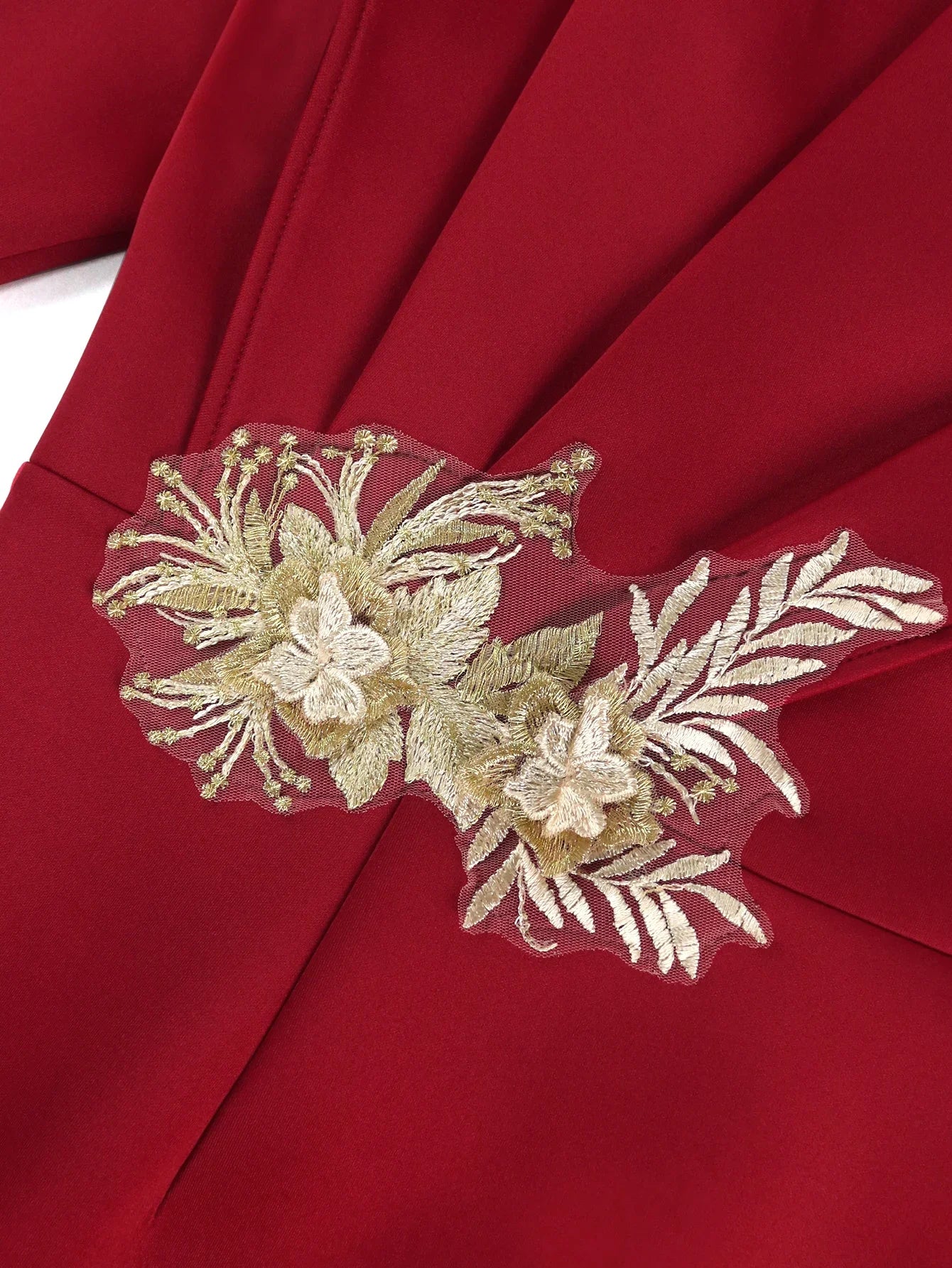 Elegant Long Sleeves with Lace Appliques Sheath