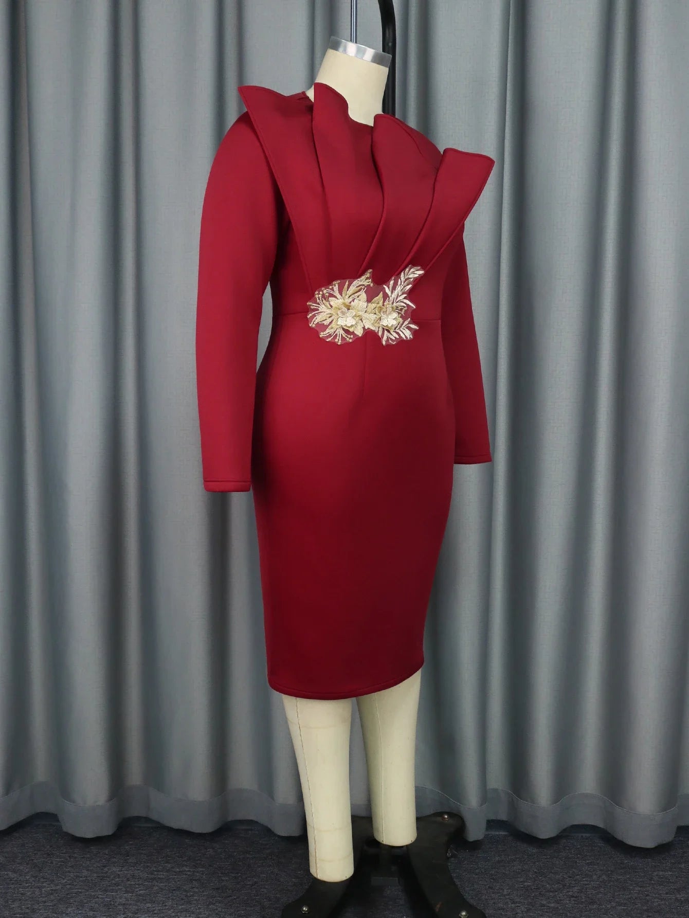 Elegant Long Sleeves with Lace Appliques Sheath